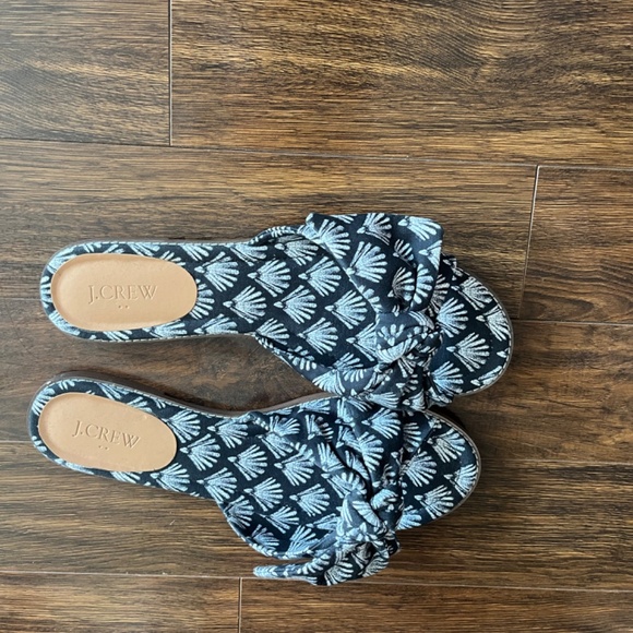 Size 11 Jcrew floral sandals - Picture 4 of 4